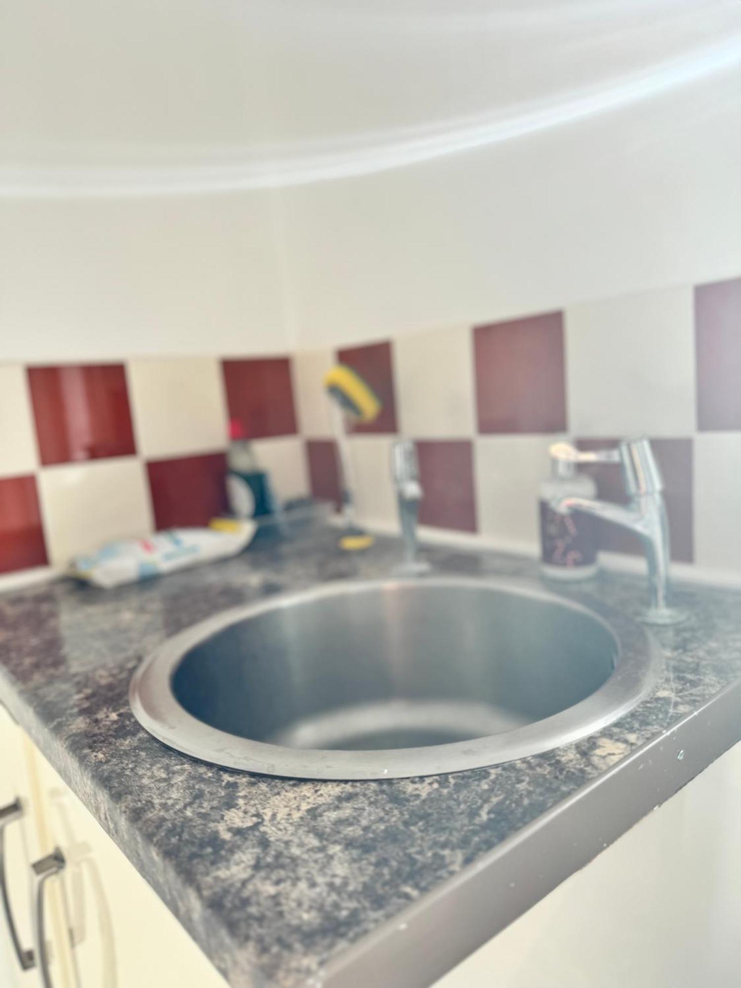 1 Bed With Kitchenette And Bathroom Oxford Exterior photo